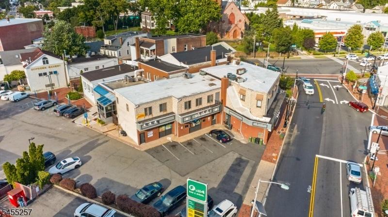 Northfield side w/ parking