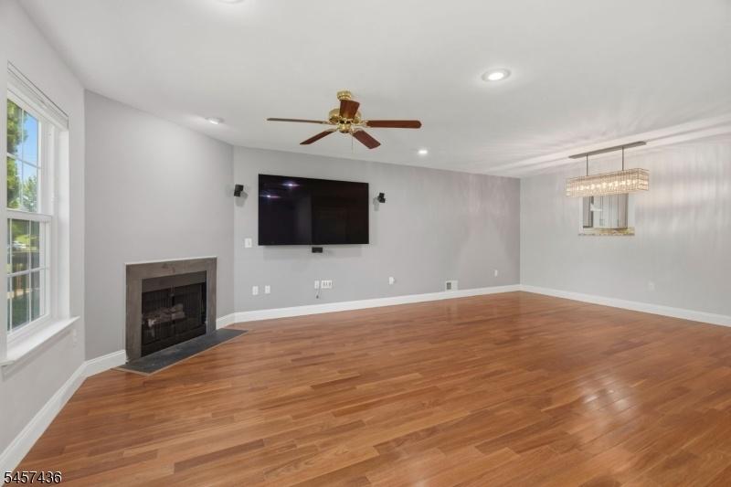 Living room & Dining Room