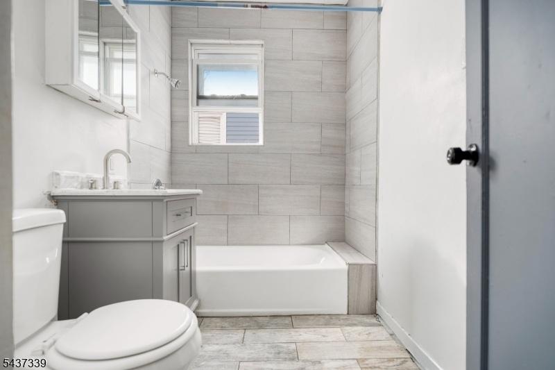 1st Floor Bathroom Room Unit 1