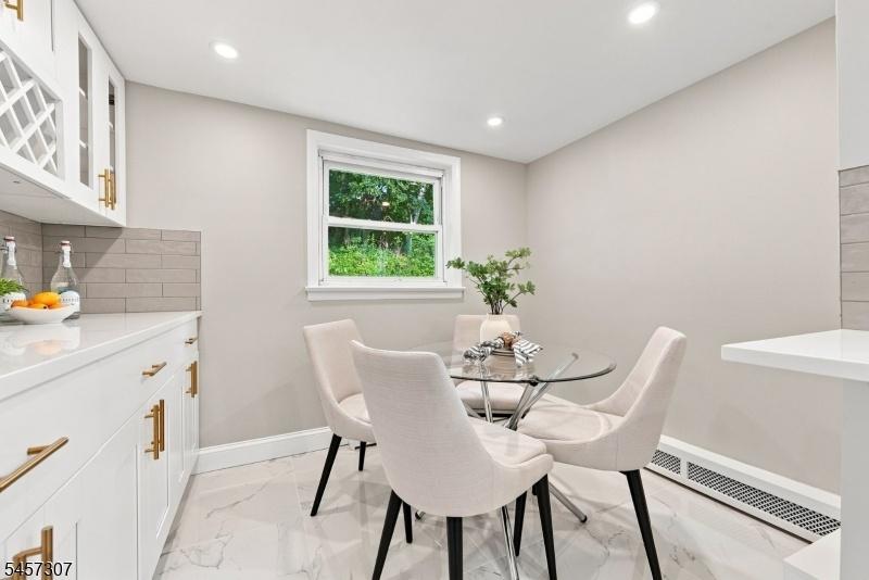 Breakfast Room