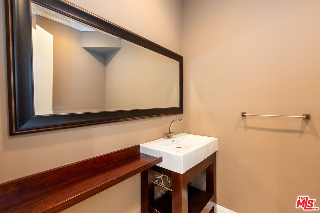 Powder room