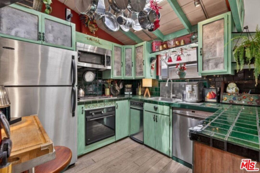 Charming Country Kitchen