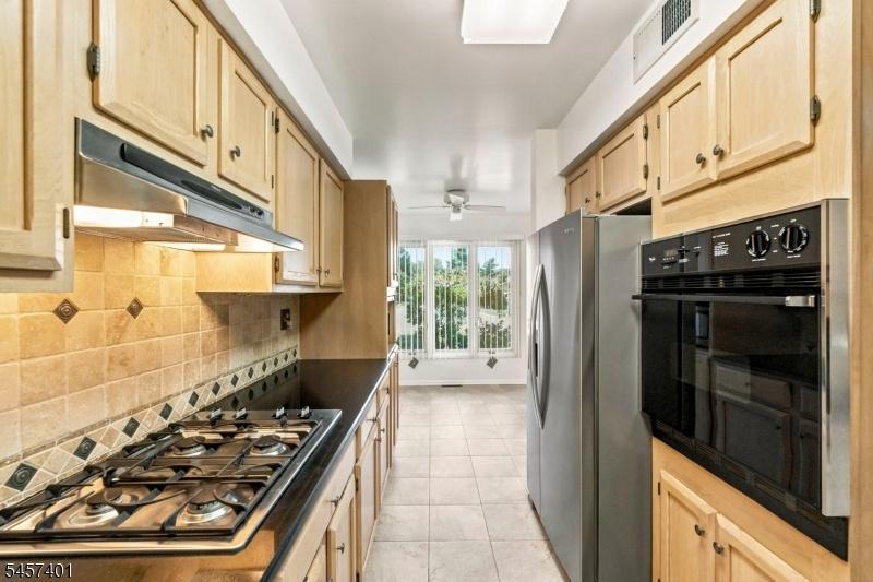 Kitchen 4