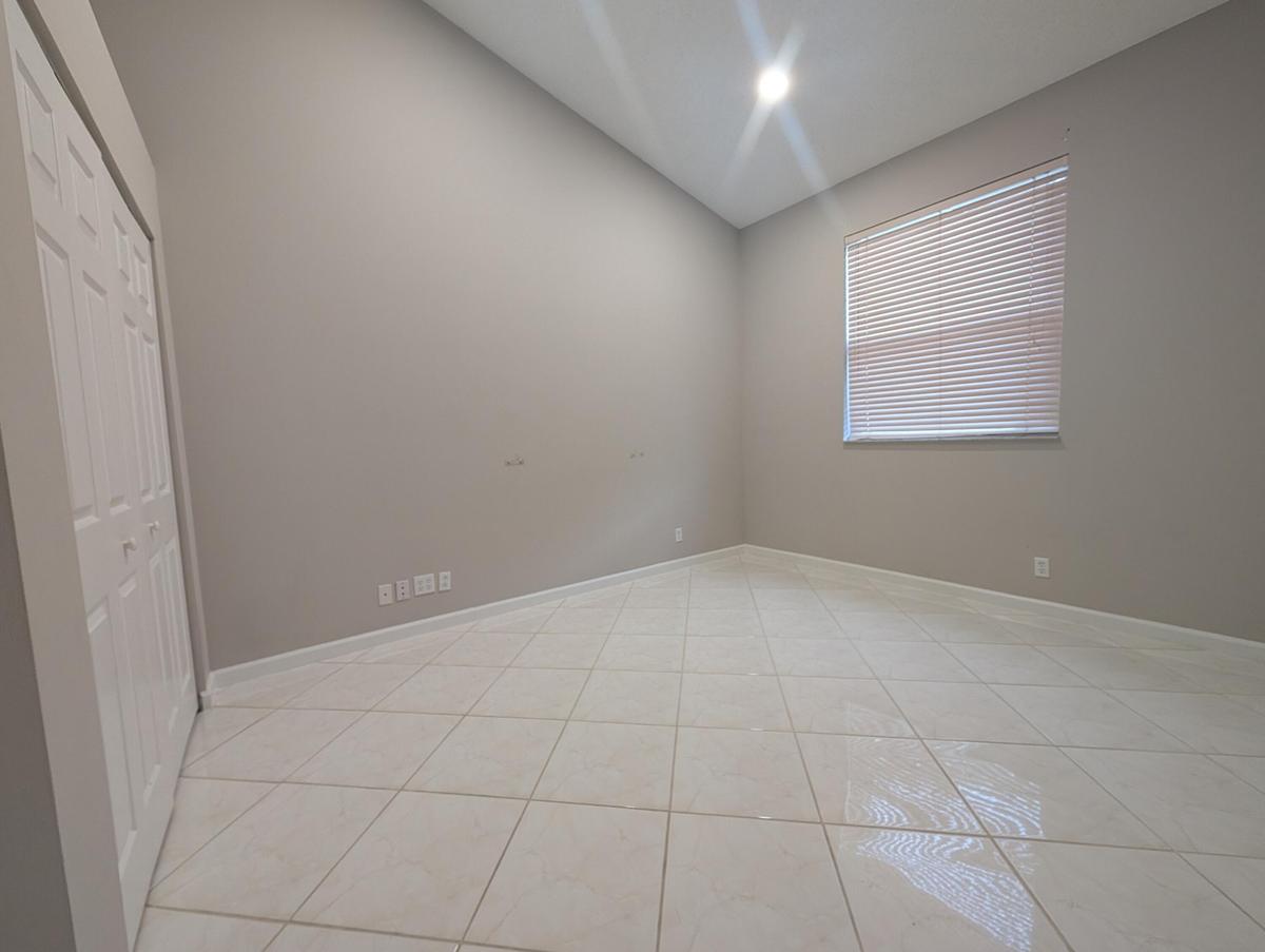 Comfortable sized Second Bedroom