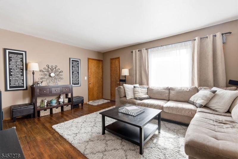 1 fl living room