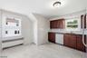 2 fl eat-in kitchen