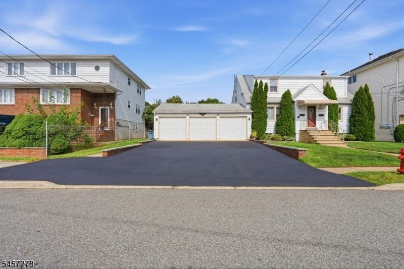 3 caR GARAGE