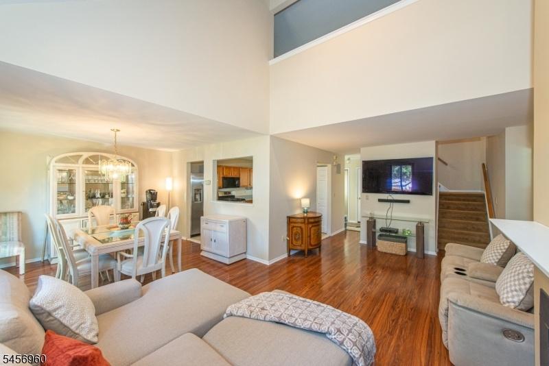 Living room/Dining room