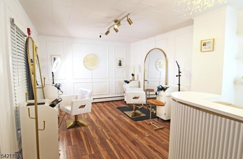 Salon