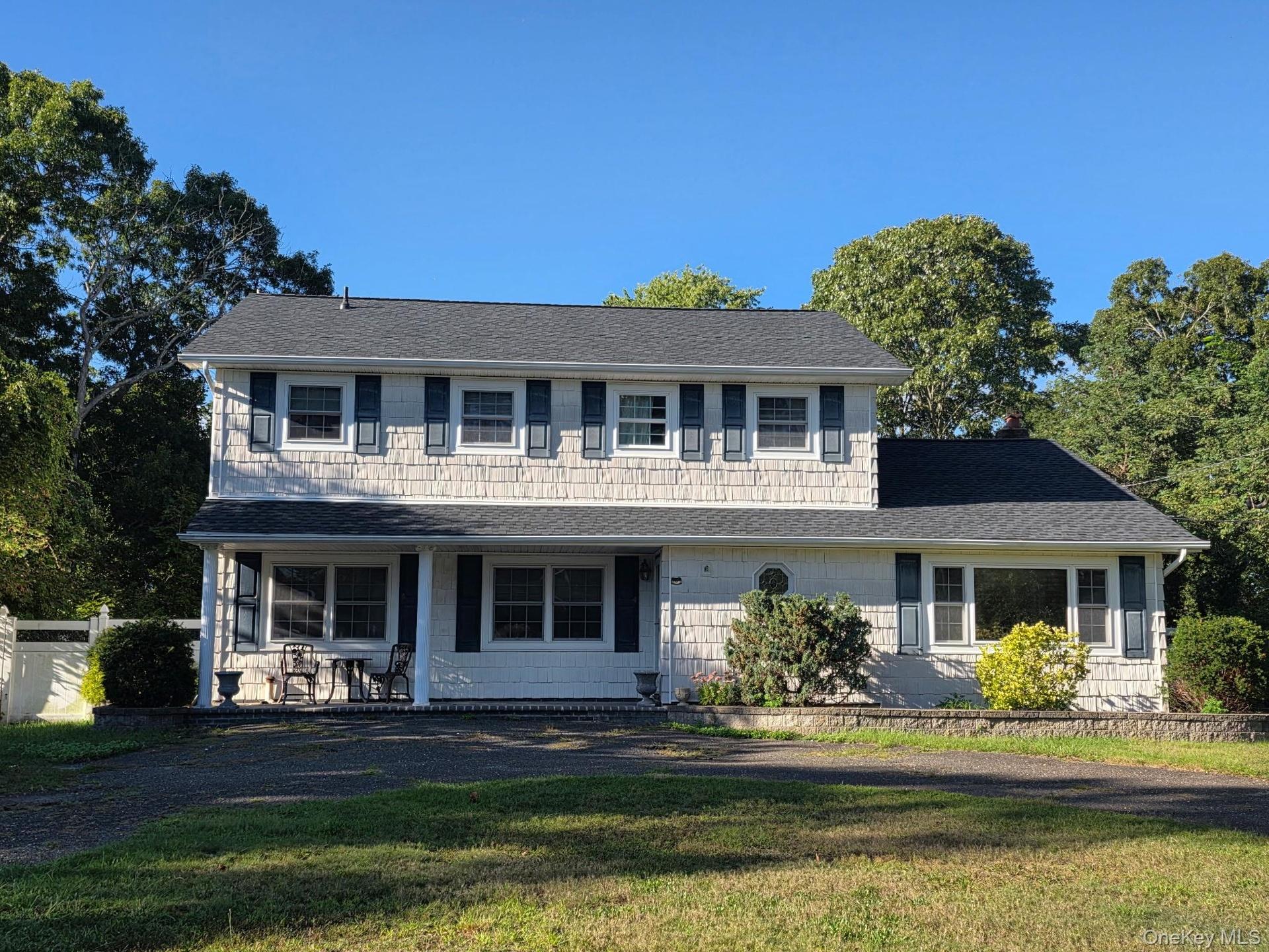 Welcome to 343 Mohawk Holbrook!