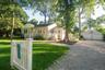 Charm and tastefully presented inside and out.