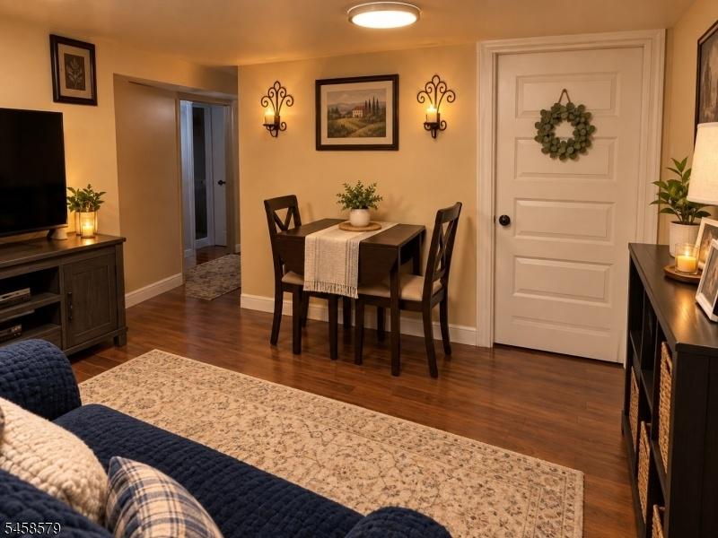 LIVING RM