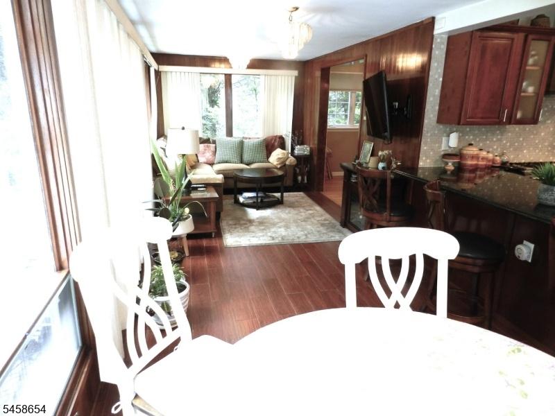 Kitchen dining area