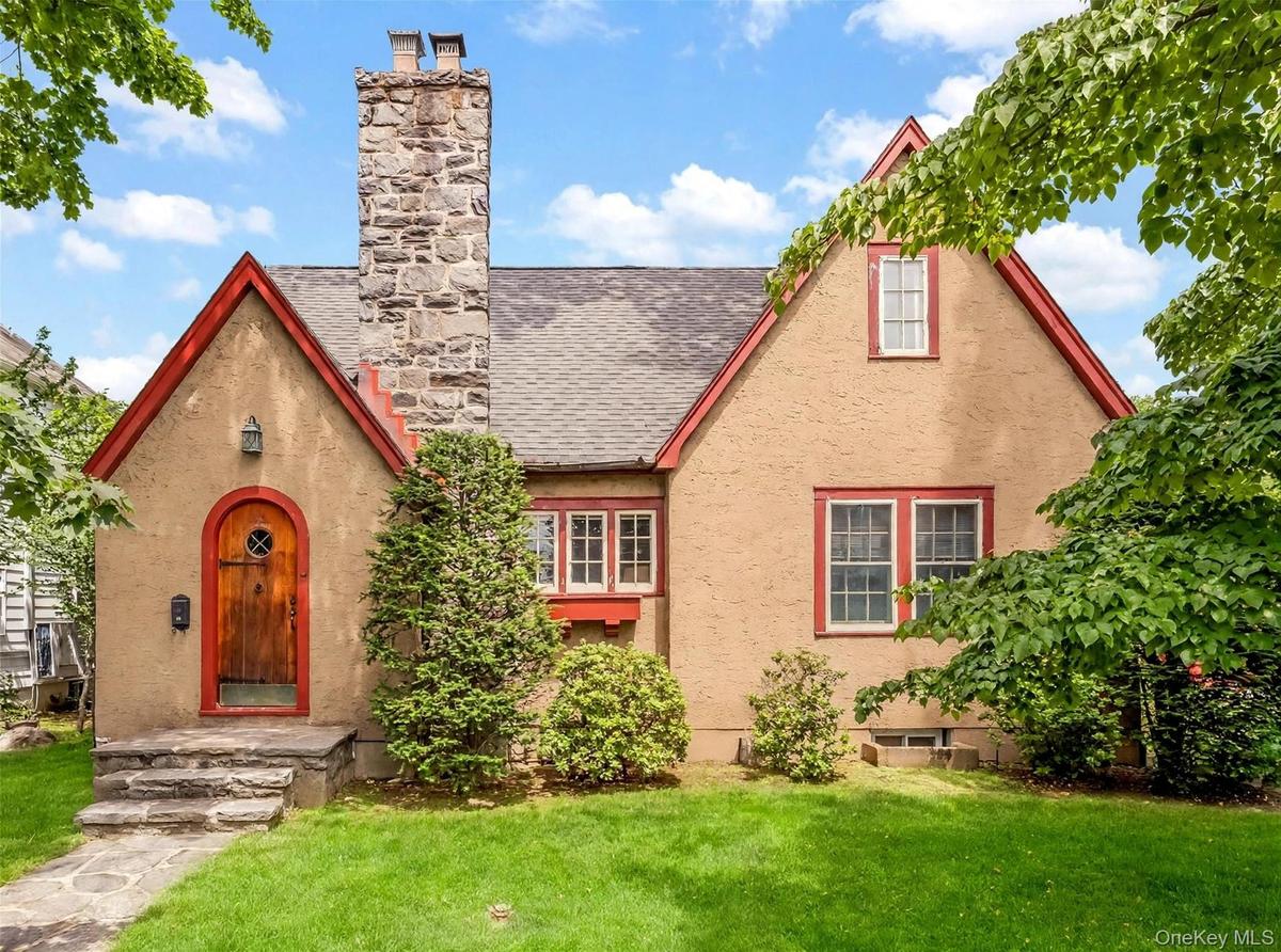 An enchanting welcome at 27 Summit Street in Eastchester