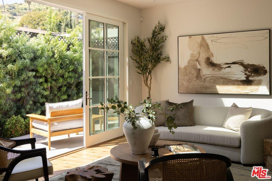 Living open to outdoor foutain