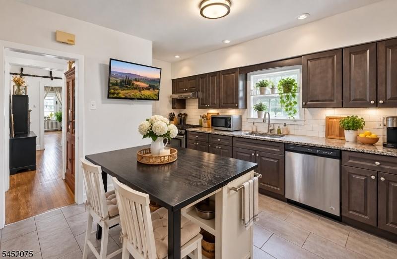 1st fl kitchen