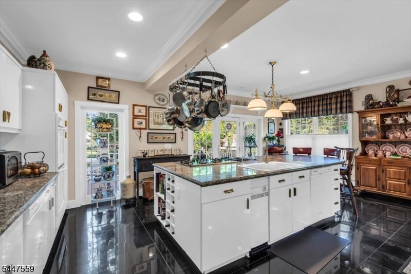 Country size kitchen