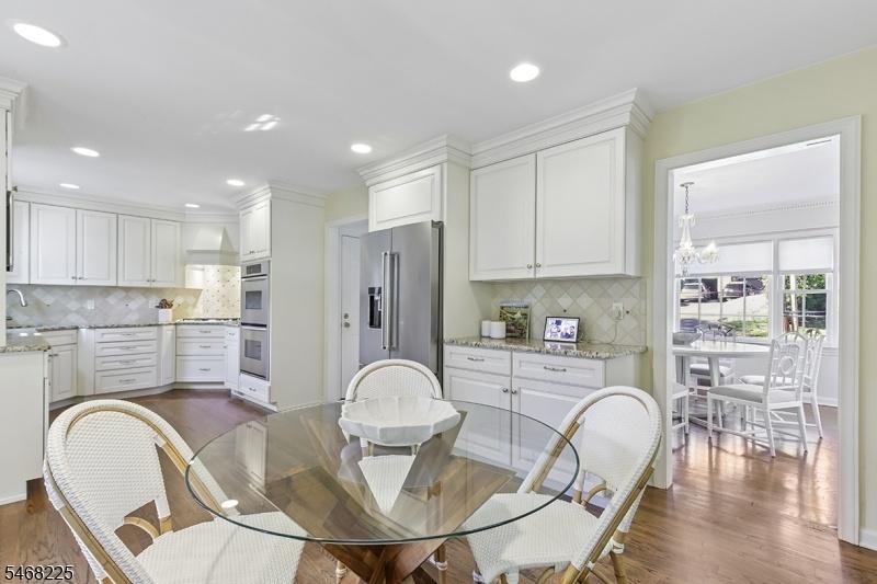 Eat in Kitchen