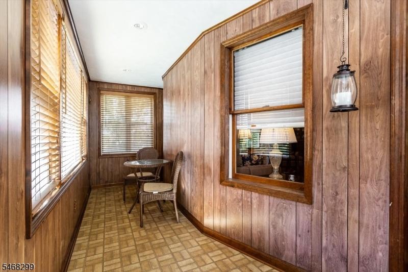 Sunroom / Enclosed Porch