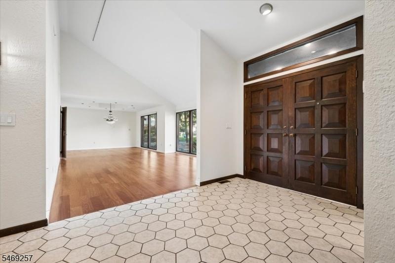 Foyer / Living Room