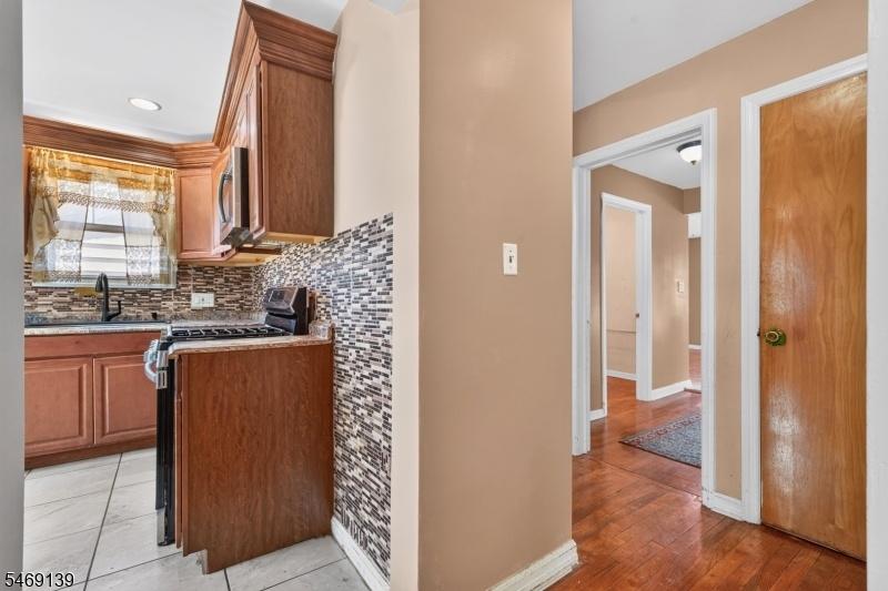Kitchen/Hall