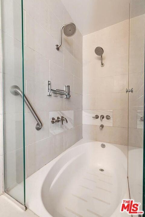 Primary Shower/Tub Combination