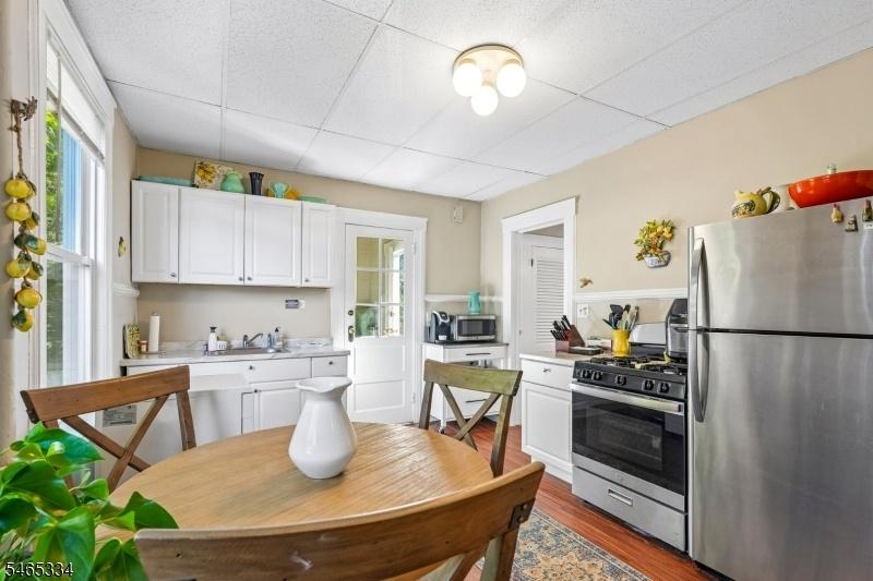 UNIT ONE KITCHEN