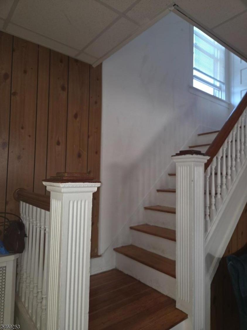Stairs to 2nd fl