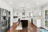 Beautiful Kitchen w Island