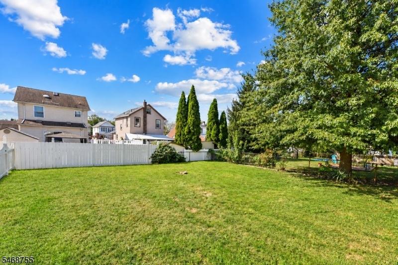 Huge Fenced In Backyard