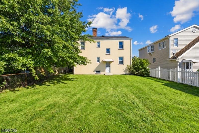Huge Fenced In Backyard