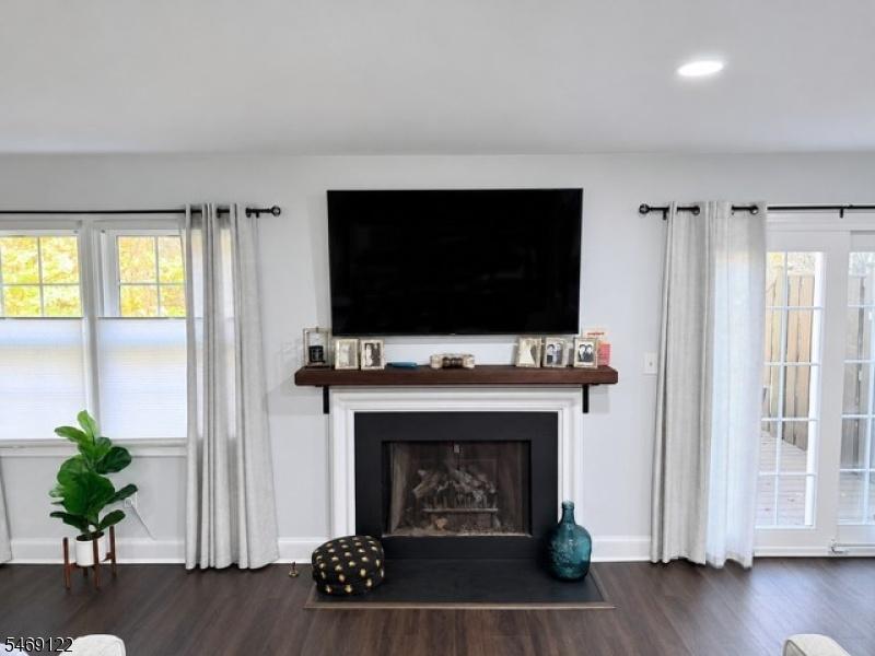 Gas fireplace