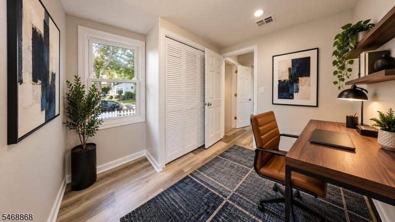 Bedroom/Office