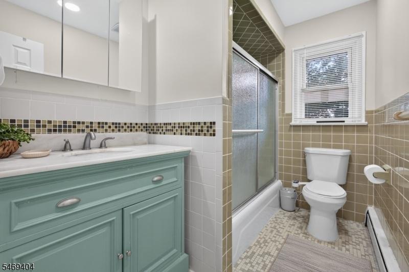 Unit 2 Bathroom