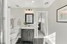 Primary en suite, 2nd fl