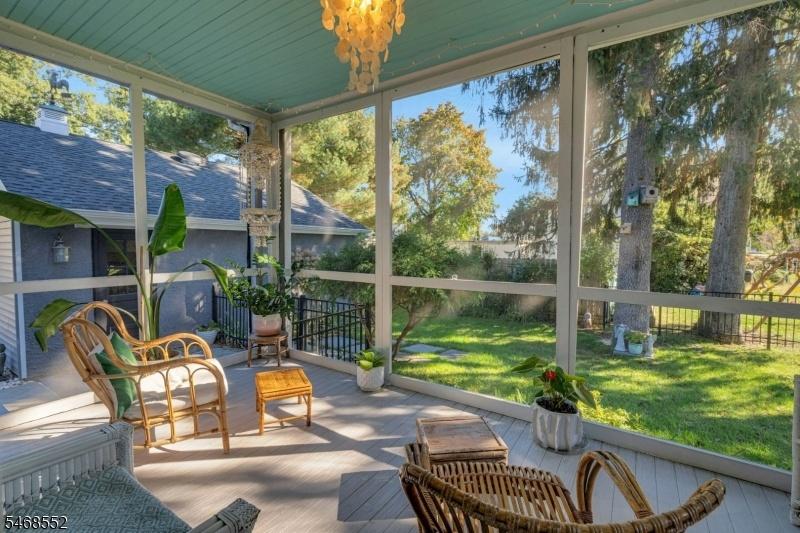 Screened-In Porch