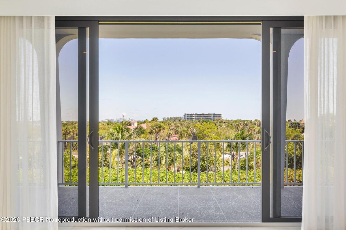 Gorgeous North facing view overlooking Phipps Ocean Park so it will never be obstructed! Partial views of the ocean and intracoastal.