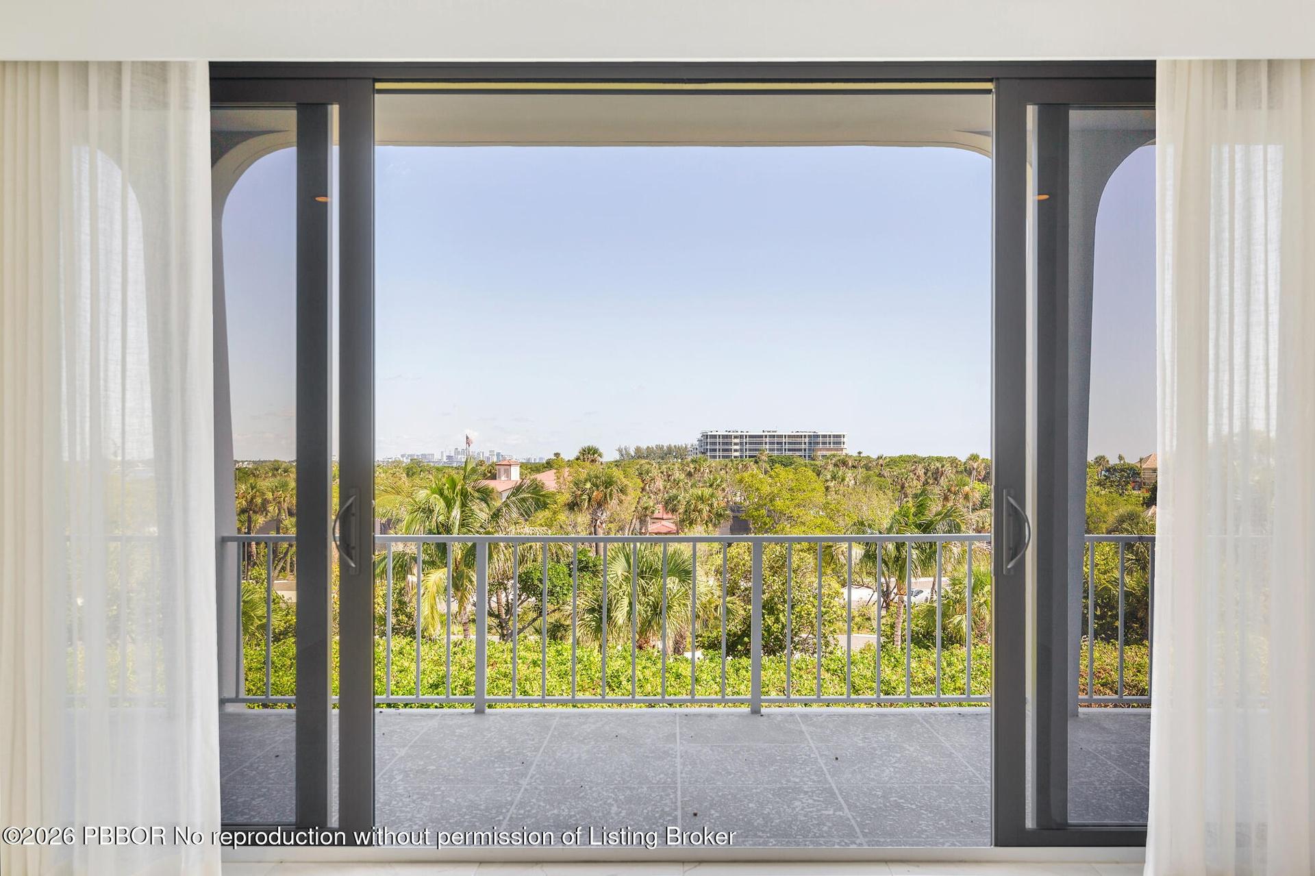 Gorgeous North facing view overlooking Phipps Ocean Park so it will never be obstructed! Partial views of the ocean and intracoastal.