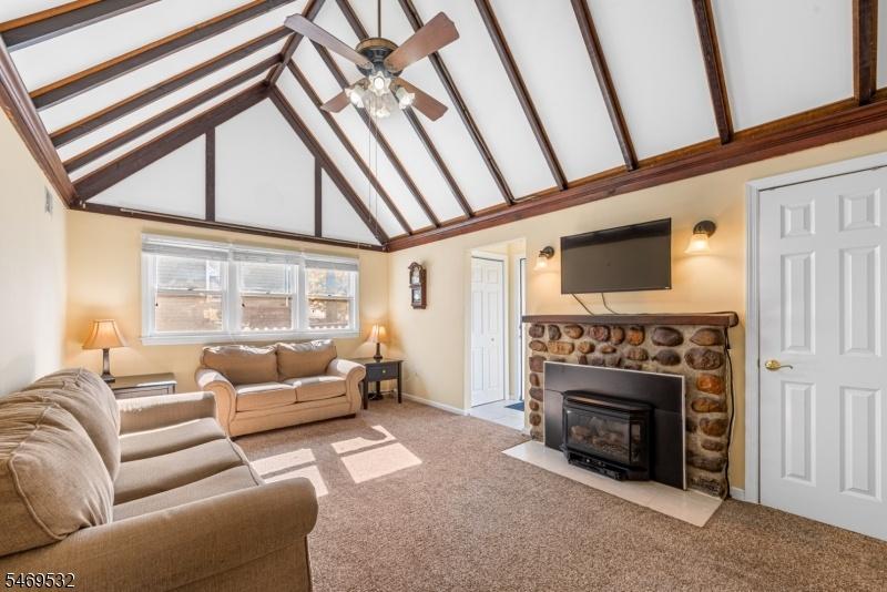 62 Lake Shore Lake Hiawatha