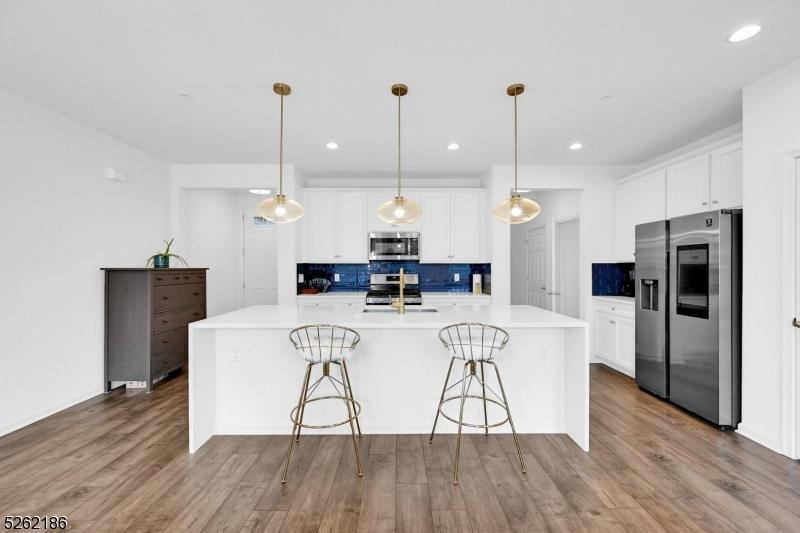 Eat in kitchen area
