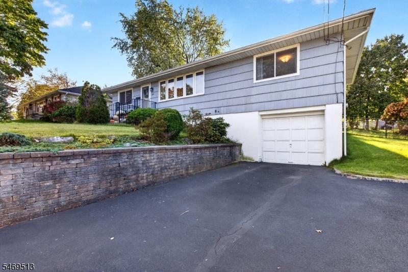 Attached Garage