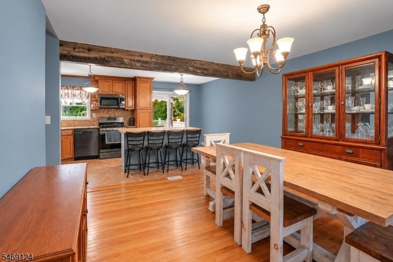 Livingroom/ Kitchen