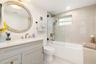 Guest Room en-suite bath