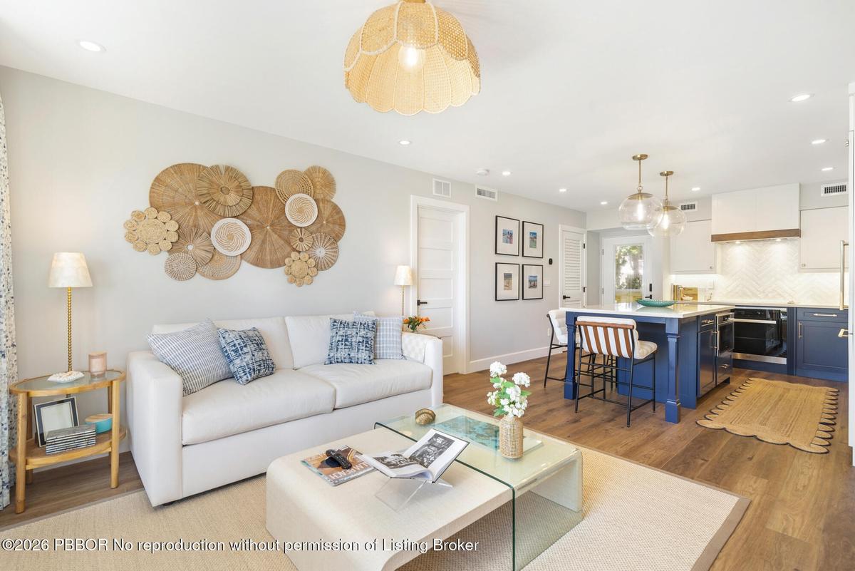 Spacious, light and bright