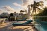 RELAXED AMBIANCE OF SUNDOWN