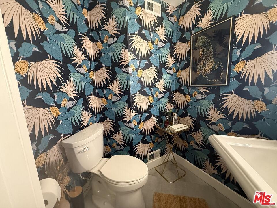 Chic Guest Bathroom