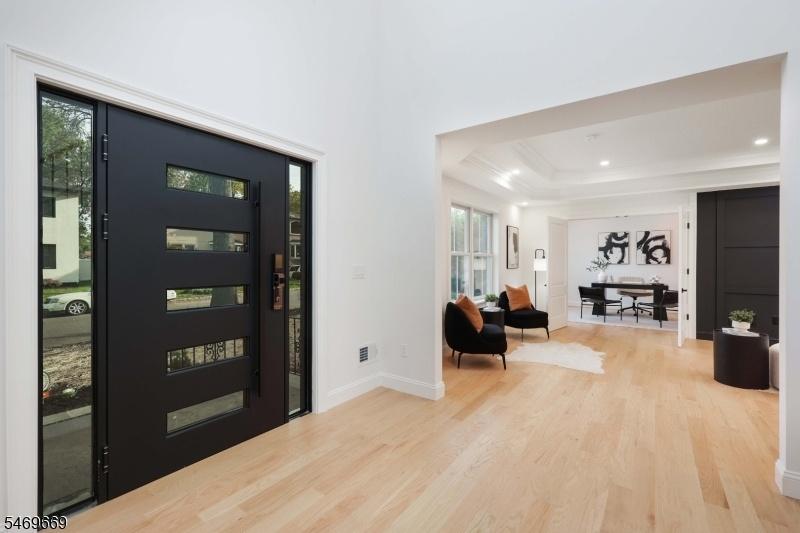 Foyer/Open Layout