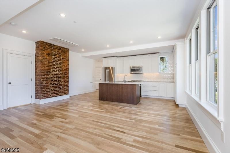 Living to Kitchen