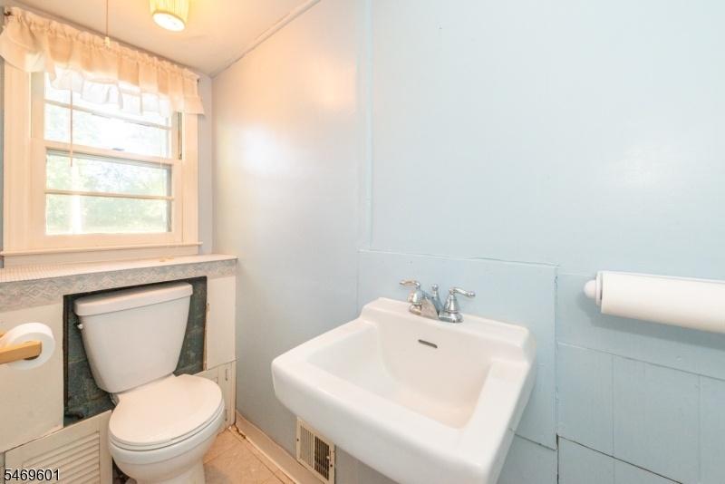 Powder room