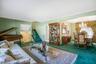 Living room/soft seating